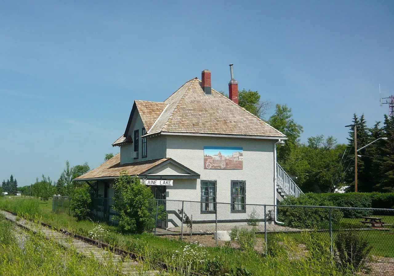 The former CNR train station, now the library, 2011